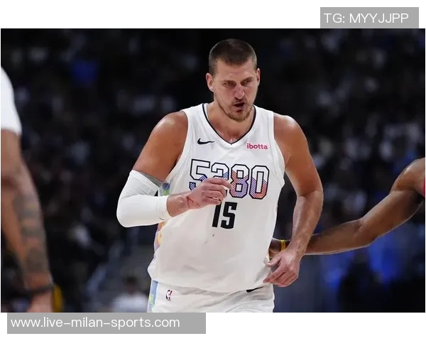 穆雷对约基奇受伤表示担忧称他是球队的核心支柱 穆雷对约基奇受伤表示担忧称他是球队的核心支柱