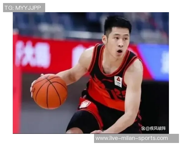 上海新援崔晓龙训练受伤将缺席揭幕战球队面临人员短缺挑战